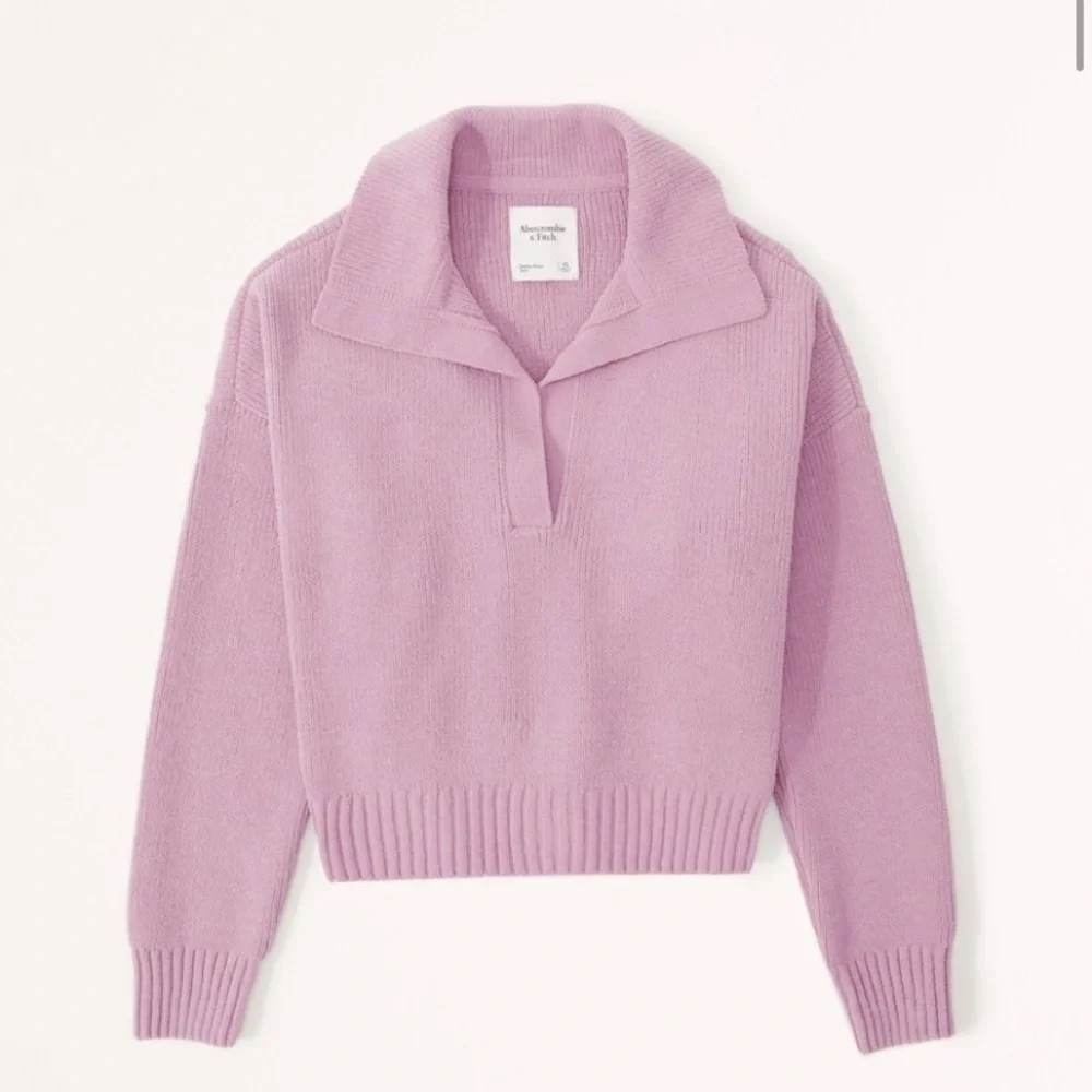 Abercrombie Notch Neck Sweater Polo in Pink - Picture 1 of 5
